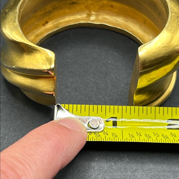 VTG 1980s Matte Modernist Gold Cuff Bracelet Signed Designer Runway - Picture 4 of 13